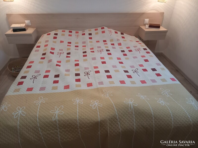 Kétoldalas steppelt ágytakaró franciaágyra szuper minőségű, hibátlan 240*260cm (újszerű)