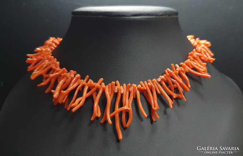 Sicilian noble coral necklace. With certification.