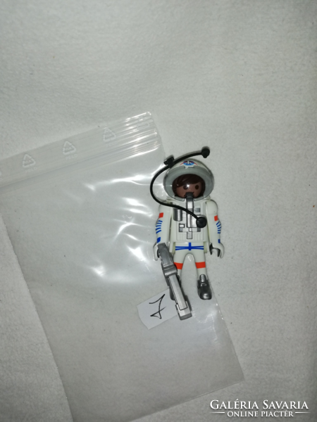 Geobra astronaut figure in complete set 7