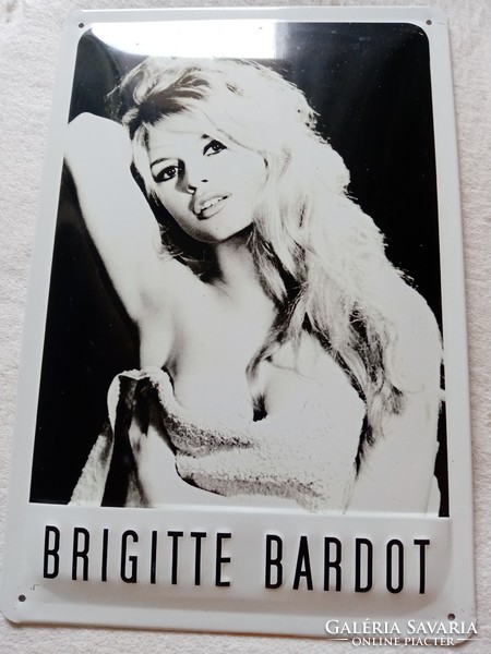 20X30 cm-es Brigitte Bardot lemeztábla