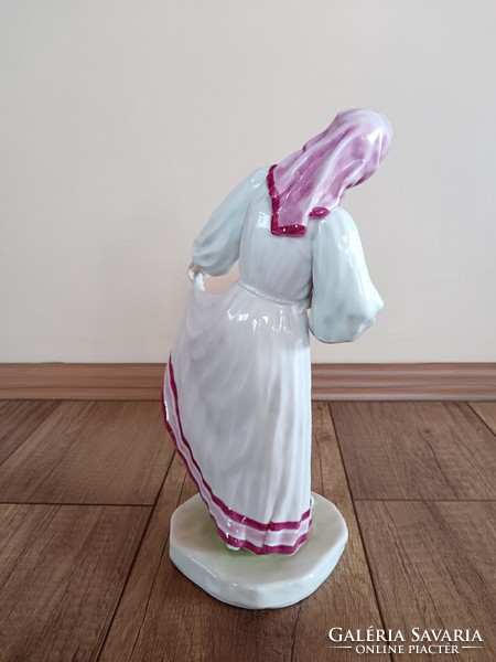 Antik Herendi porcelán figura