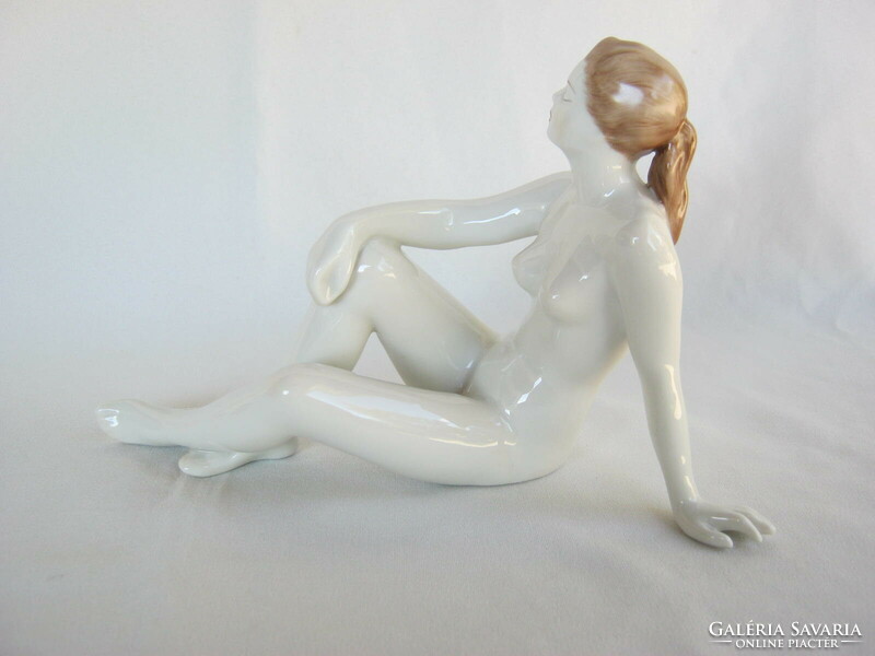 Hollóházi porcelán női akt