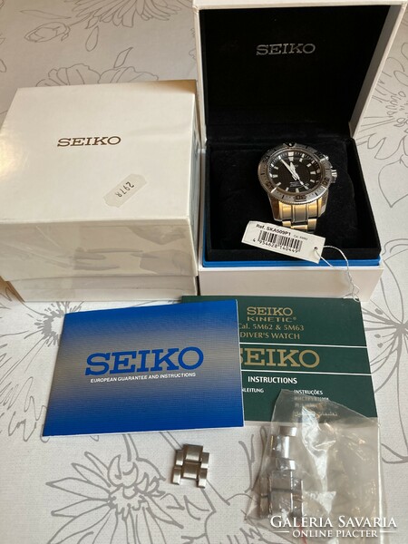 Seiko kinetic sportura diver 200 wristwatch