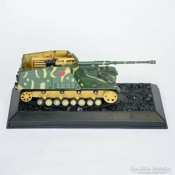 Sd.Kfz. 164 Nashorn - 1944, 1:72 öntött modell