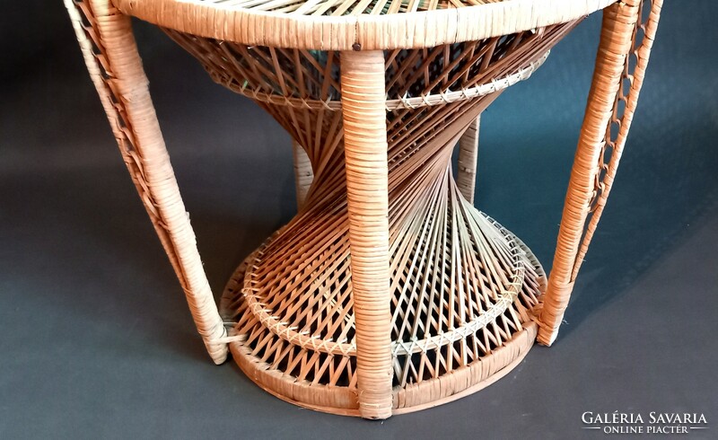 Large Emanuel rattan armchair, iconic design, negotiable