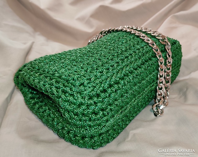 Crochet bag made of shiny yarn