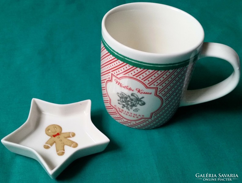 Porcelain Christmas mug with tea filter holder in box and gift with kfc penguin straw