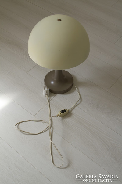 Retro lámpa, asztali lámpa