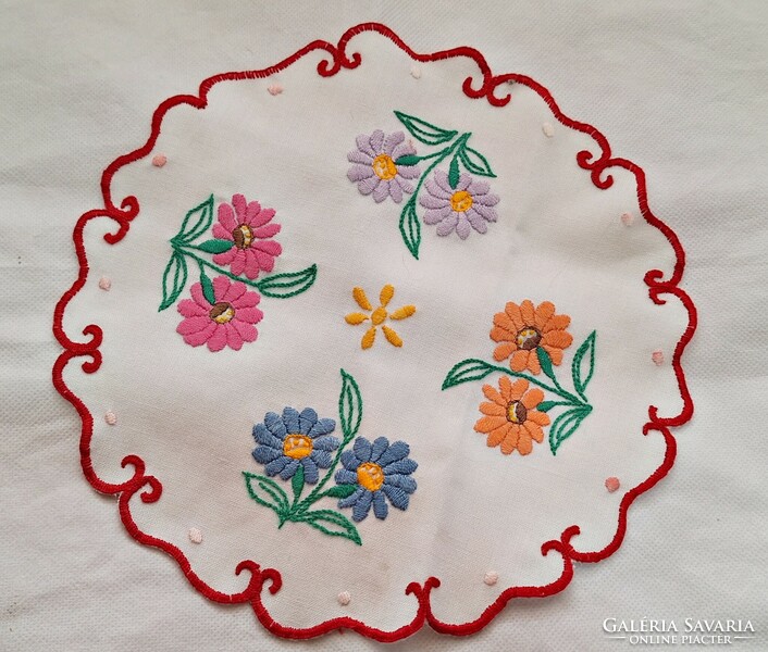 Embroidered floral handwork porcelain, 27 cm under decorative object.