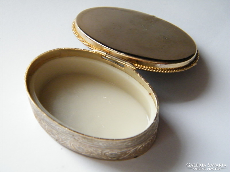 Medicine box with porcelain top, box