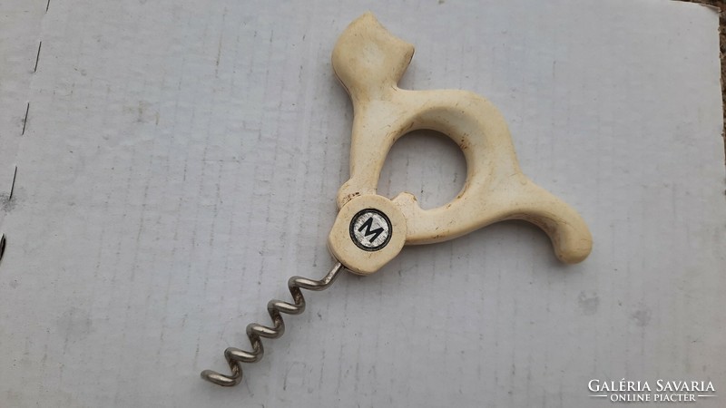 Designer older cat corkscrew
