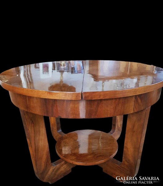 Art deco table.