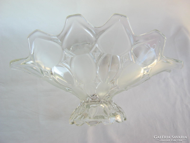 Szép formájú nagy méretű üveg asztalközép talpas kínáló tál
