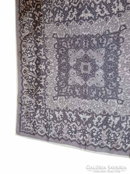 Vintage scarf 66x66 cm. (6497)