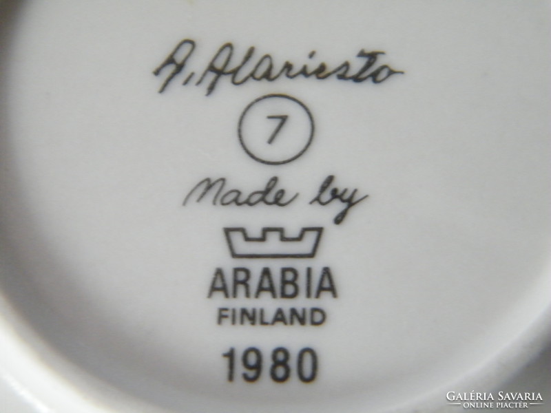 Arabia Finnish porcelain Santa Claus small decorative plate
