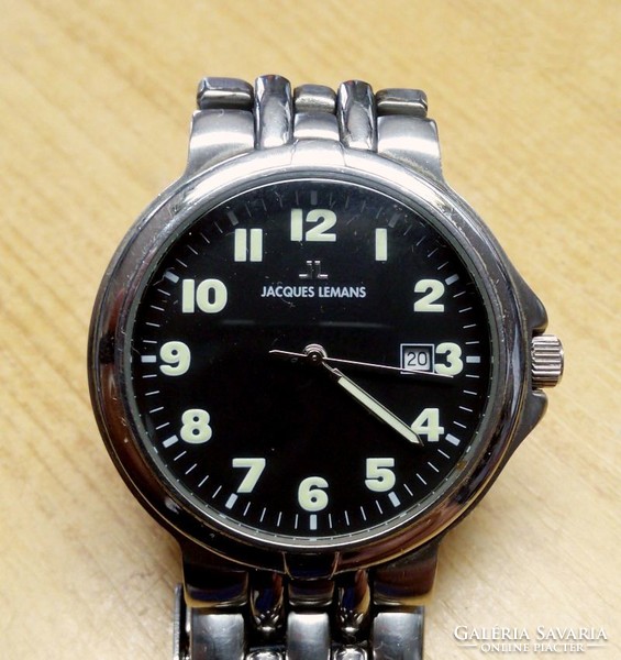 Jacques lemans quartz super-luminova calendar men's watch with steel case, in good condition
