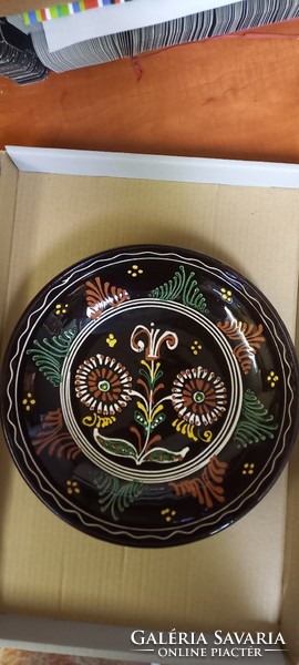 Glazed ceramic wall plate, 27 cm in diameter