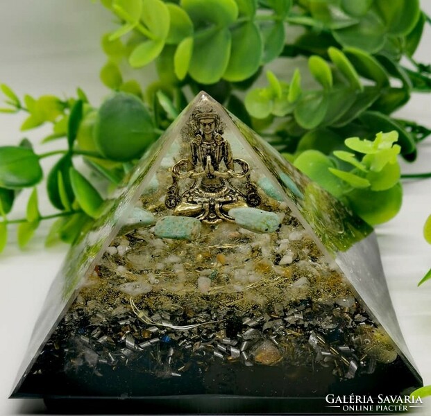 Clear vision, against fear, depression, protects heart tsunite-orgonite luck pyramid-led lamp-bron