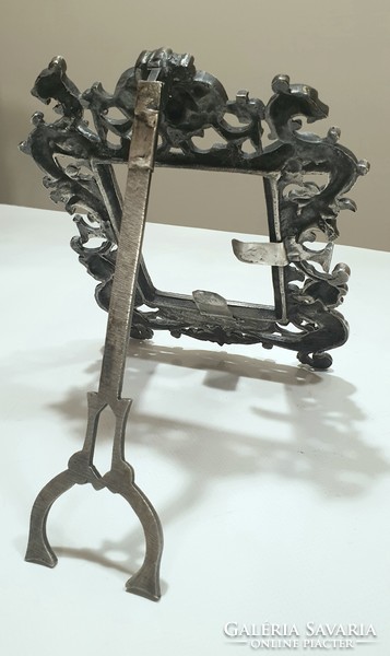 Ezüstözött réz képkeret , kerub díszítésekkel XIX század végéről
