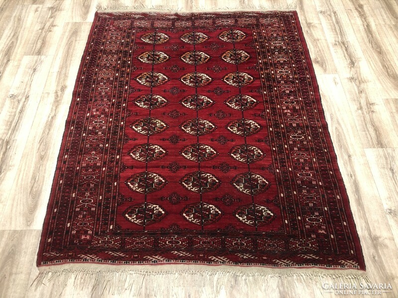 Turkoman - Iranian hand-knotted wool Persian rug, 146 x 195 cm