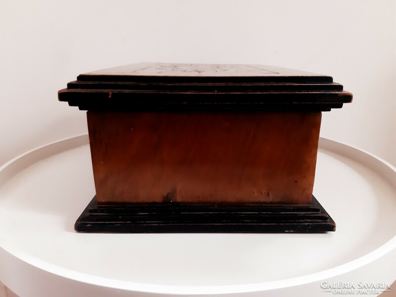 Inlaid veneered wooden chest, wooden box