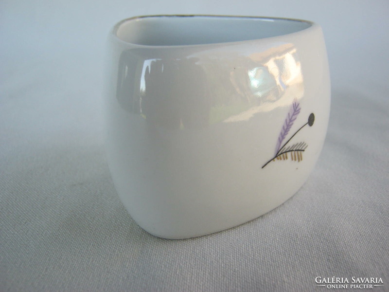 Aquincumi porcelán kis váza