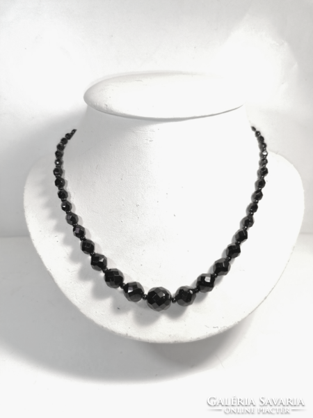 Fekete fazettált kristály nyaklánc (1069)