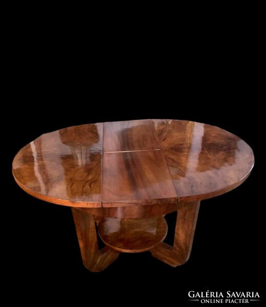 Art deco table.