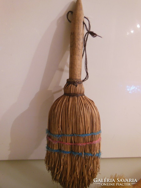 Broom + brush - wood - fur - sorghum - 27 x 18 cm - 21 x 4 x 3 cm - old - Austrian