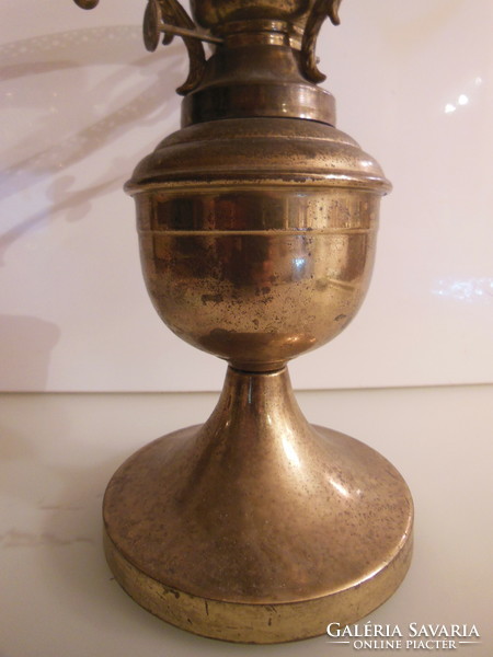 Lamp - brass - 30 x 24 cm - petroleum - antique - shade size 18.5 cm