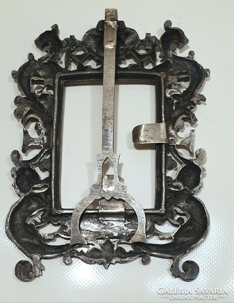 Silver-plated copper picture frame with cherub decorations from the end of the 19th century