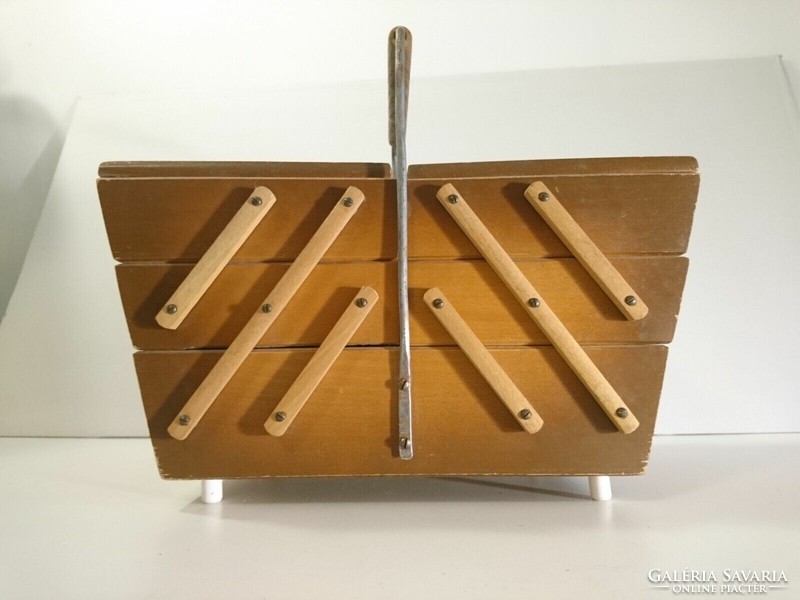 Vintage fa harmonika varródoboz a 1970-es évekből