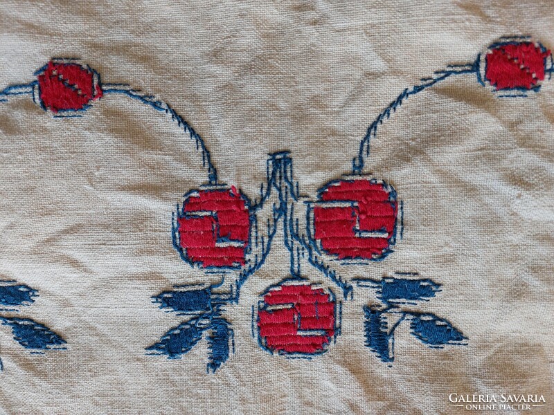 Régi textil hímzett népi szőttes törölköző virágkosár mintás monogramos 130 cm