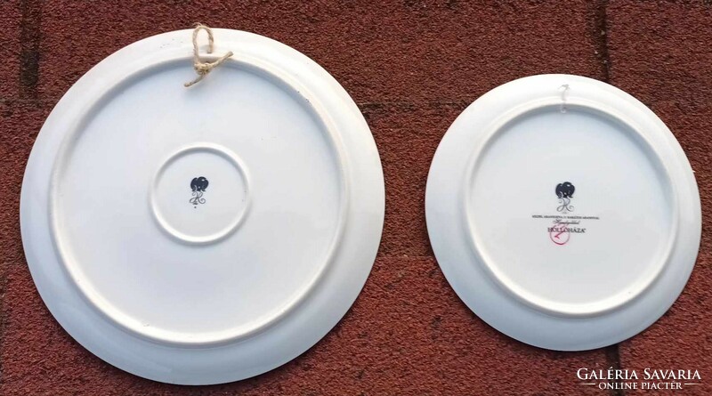 A pair of Saxon Endre porcelain wall decorative plates