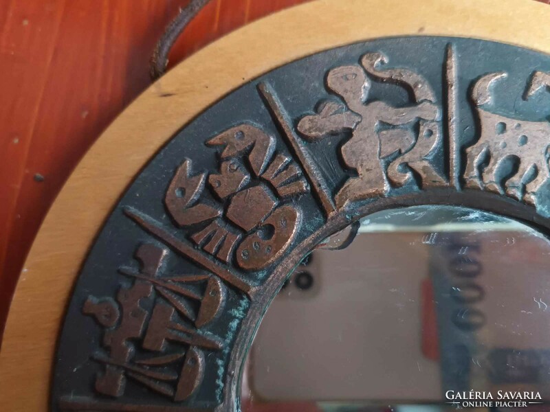 Iparművész kör alakú  ZODIÁKUS állatöves vörösréz tükör fa alapon