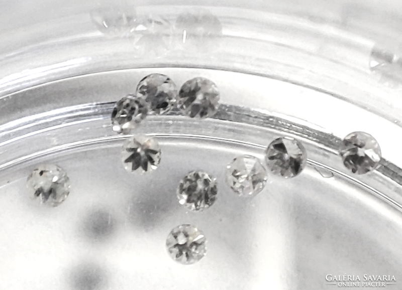 Természetes gyémánt - 0,005 ct, 1 mm, G-H, VS, briliáns csiszolású, nem kezelt