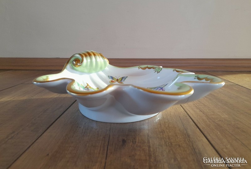 An old Herend Victoria pattern serving bowl