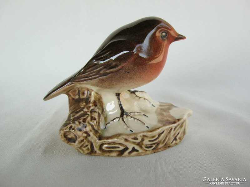 Vörösbegy kézzel festett walesi porcelán madár