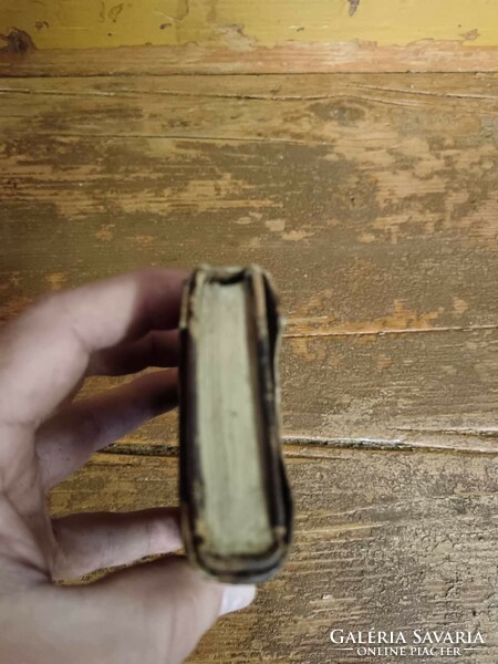 Antique Bible, small size, with leather case, 1747 in German, intact binding, good condition