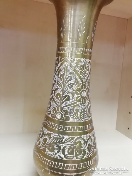 Sárgaréz váza