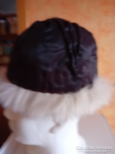 Genuine arctic fox fur cap in excellent condition, with dark brown silk lining