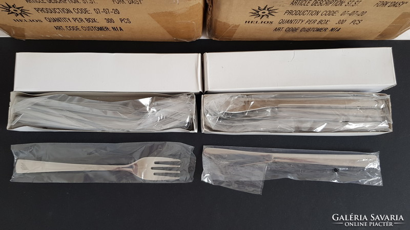 12 knives + 12 forks stainless used on 24 retro business class Malé flights