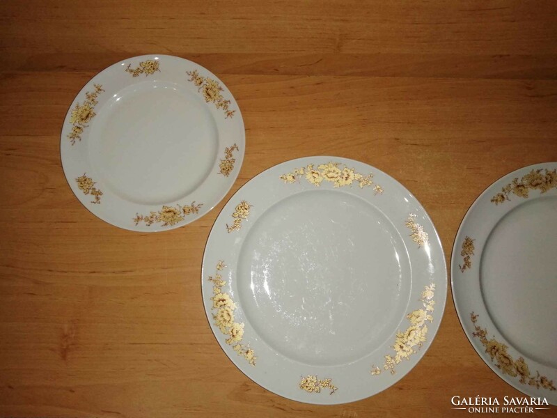 Alföldi porcelain 2 flat plates and 2 small plates in one