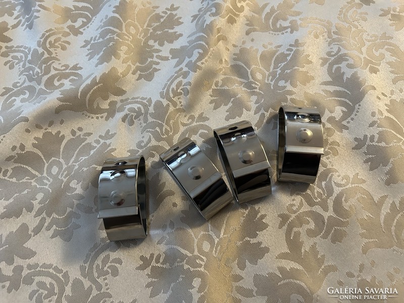 4 Zepter napkin rings in a modern, clean platinum color