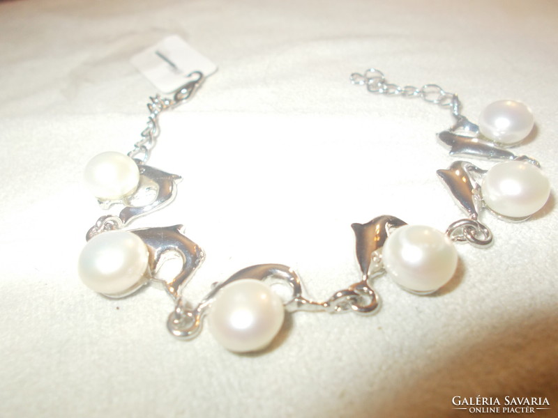 White dolphin bracelet with genuine cultured pearls