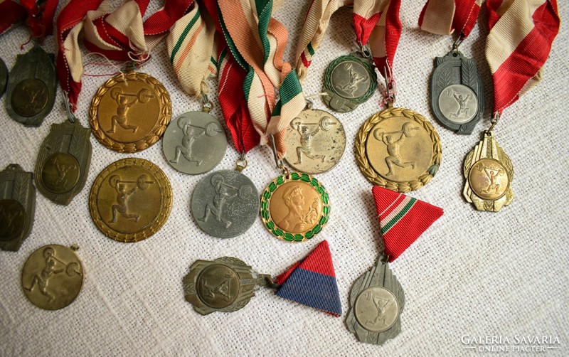 Weightlifting medal, award, prize, national color ribbon, Hungarian 60s 70s 18 pieces