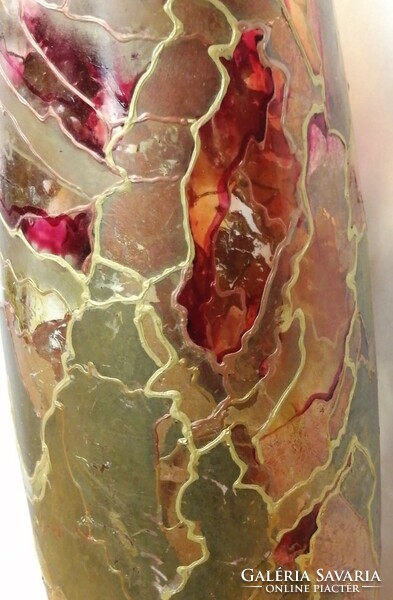 The vase is resplendent in shades of gold. Varga t. With signal. A unique work of art