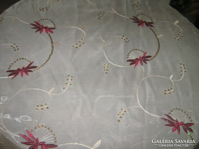Floral curtain embroidered with burgundy and gold in a beautiful material