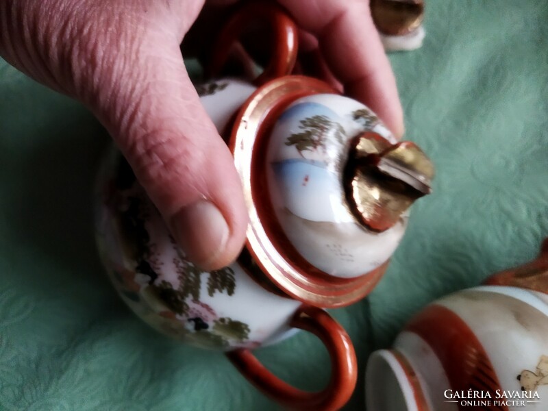 Old Chinese porcelain pourers