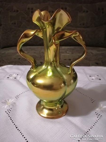 Beautiful Zsolnay eozin vase with ribbon ears